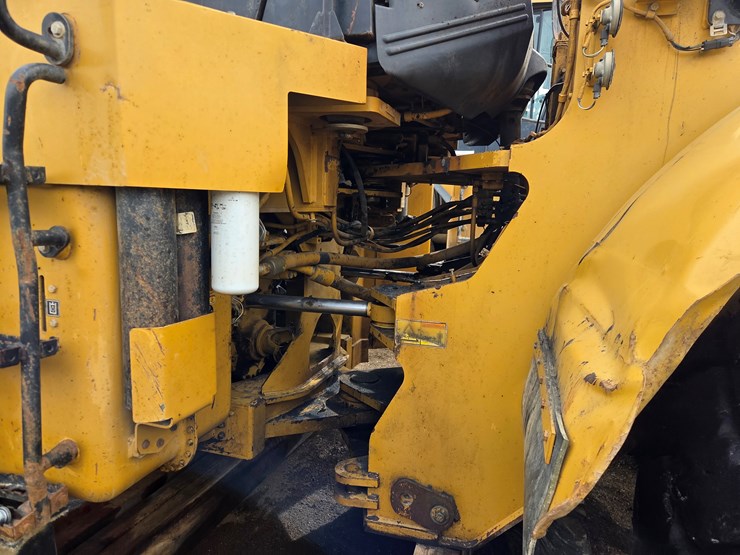 caterpillar-980h-image-14