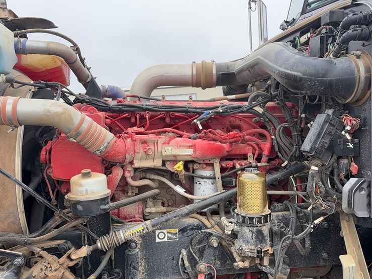 2014-peterbilt-389-image-28