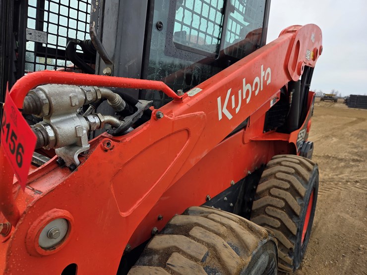 kubota-ssv75-image-16