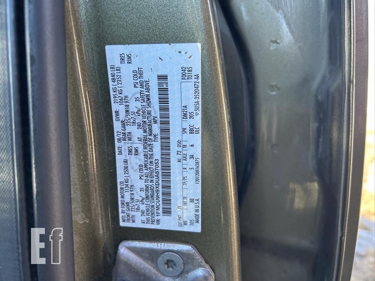 2013-ford-escape-sel-image-13