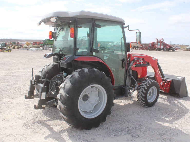 2018-massey-ferguson-1755m-image-45