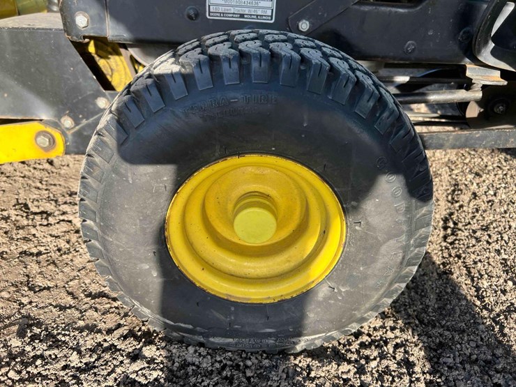 john-deere-180-image-12