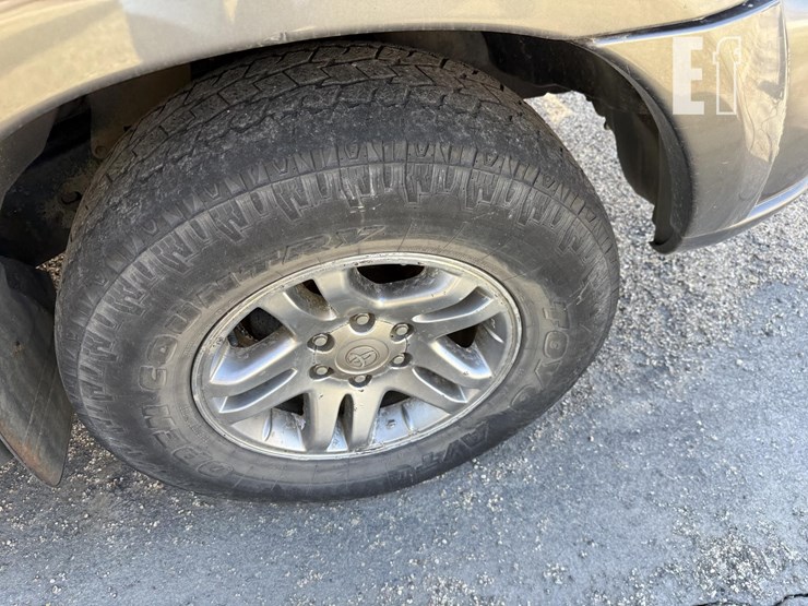 2009-toyota-sequoia-image-4