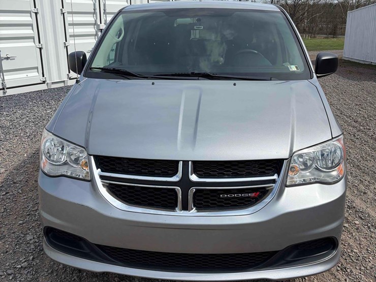 2015-dodge-grand-caravan-image-2