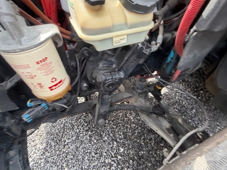 2008-freightliner-m2-106-image-87