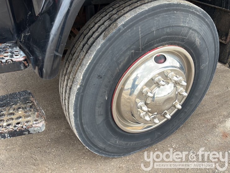 2001-isuzu-npr-image-7