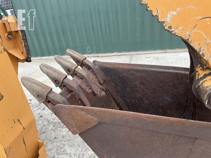 2014-case-590sn-image-11