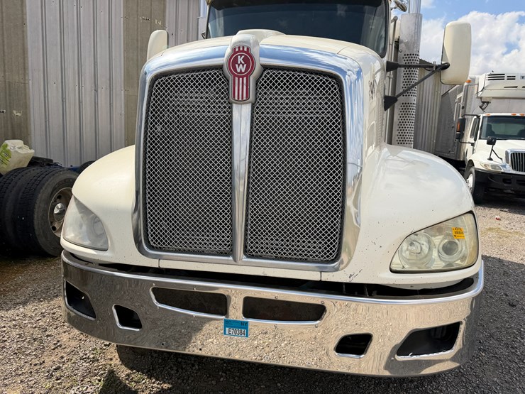 2012-kenworth-900b-image-39