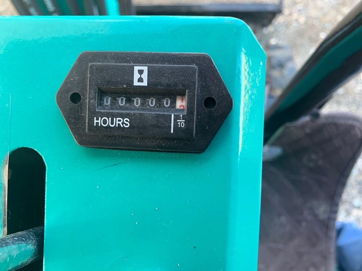 mh12rx-compact-excavator-image-12