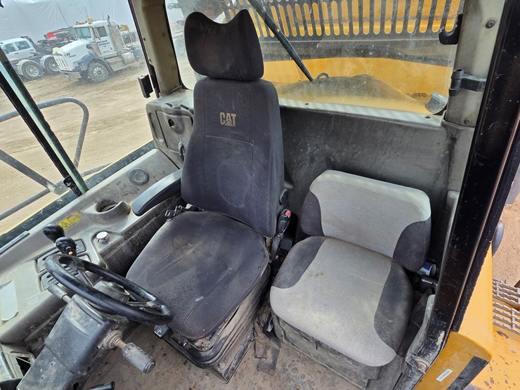 caterpillar-740-image-62