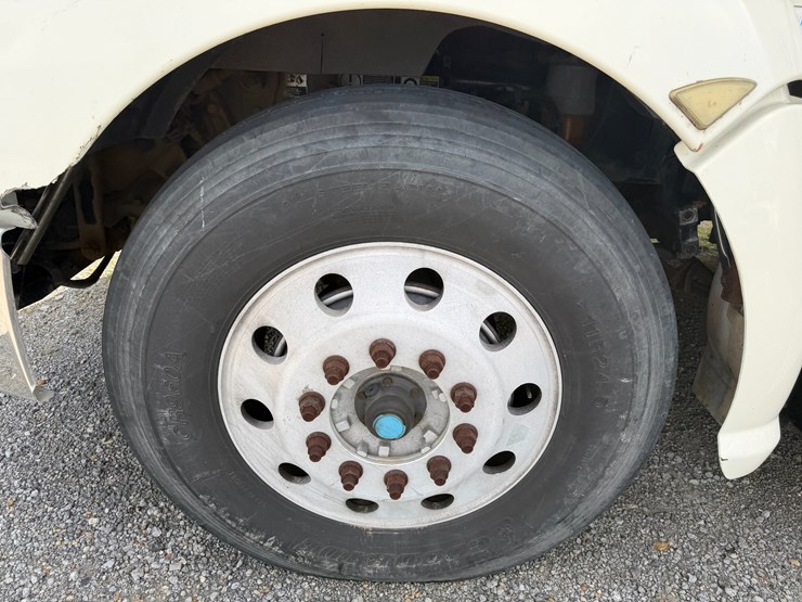 2012-kenworth-900b-image-8