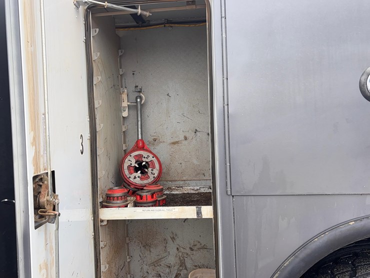 2014-peterbilt-389-image-24