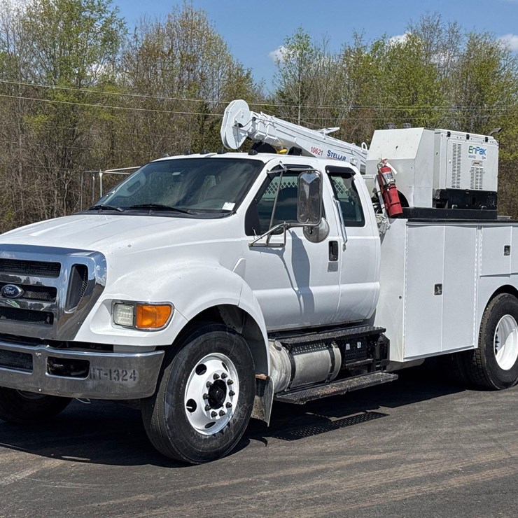2011 FORD F750