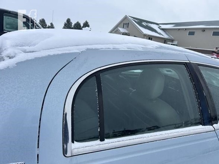 2005-lincoln-towncar-image-24