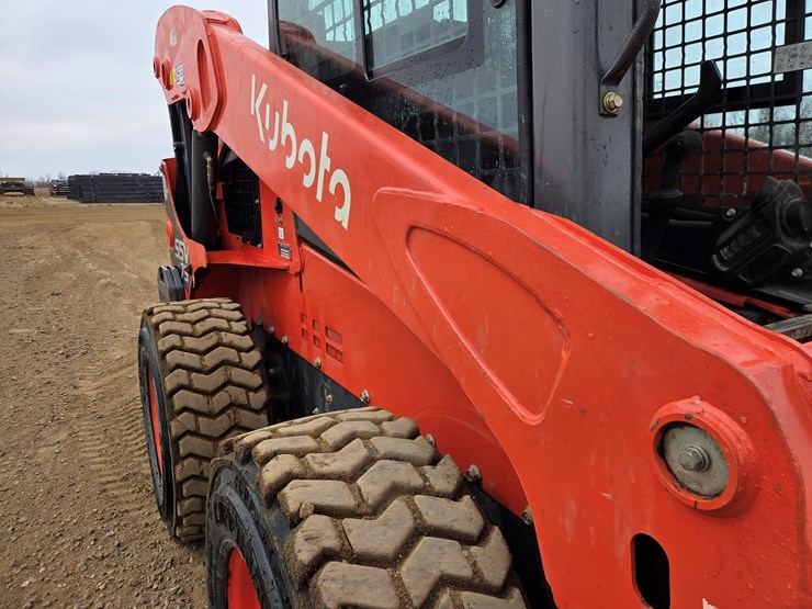 kubota-ssv75-image-12