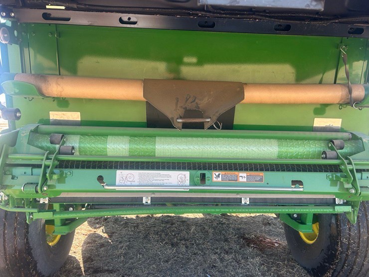 2024-john-deere-561r-image-9