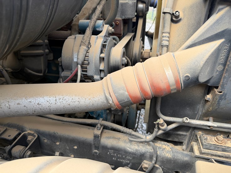 2004-international-durastar-4300-image-47