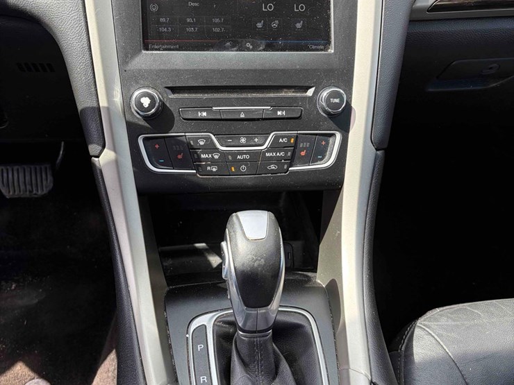 2015-ford-fusion-image-8