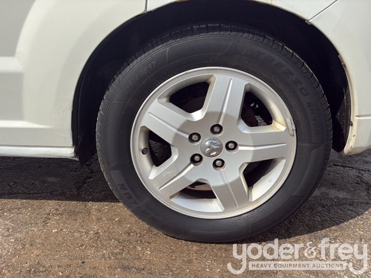 2009-dodge-caliber-image-13