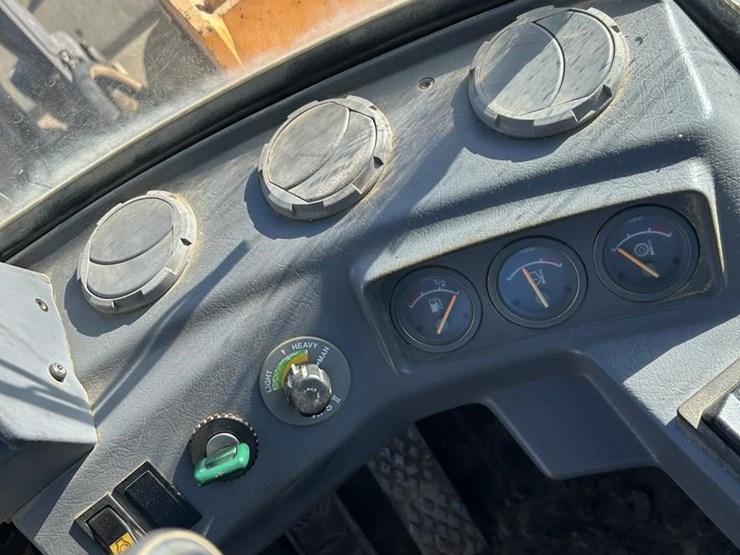 1997-volvo-l90c-image-37