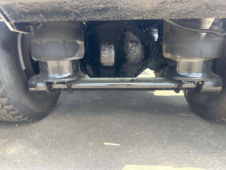 2016-kenworth-w900l-image-18