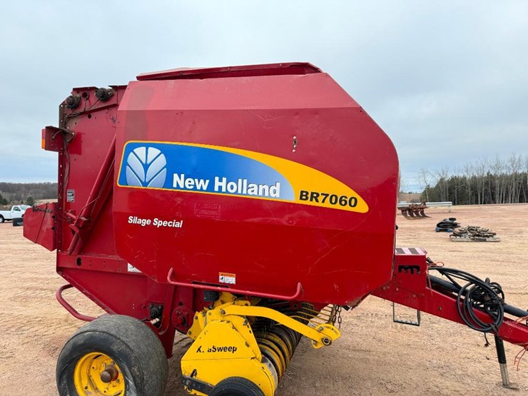 new-holland-br7060-image-17