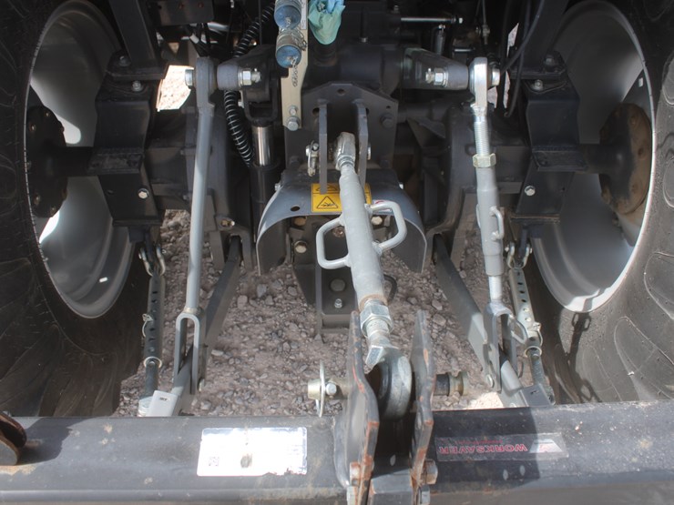 2018-massey-ferguson-1755m-image-42