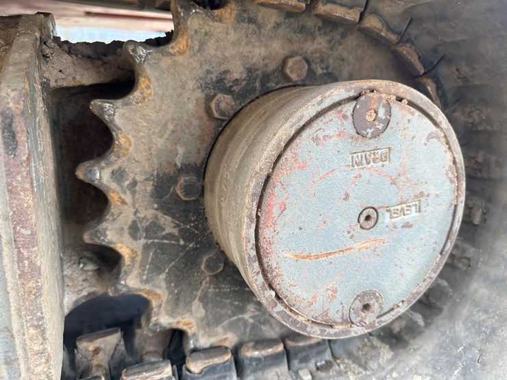 2014-takeuchi-tb240-image-55