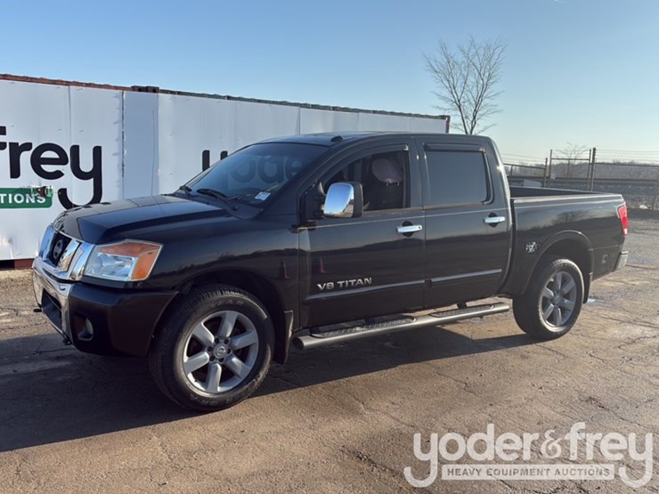 2011-nissan-titan-image-1