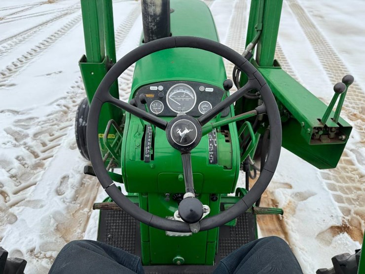 john-deere-3010-image-38