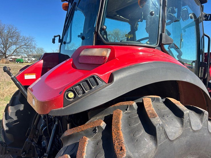 2019-case-ih-farmall-120u-image-40