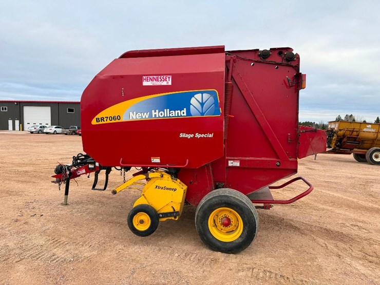 new-holland-br7060-image-6