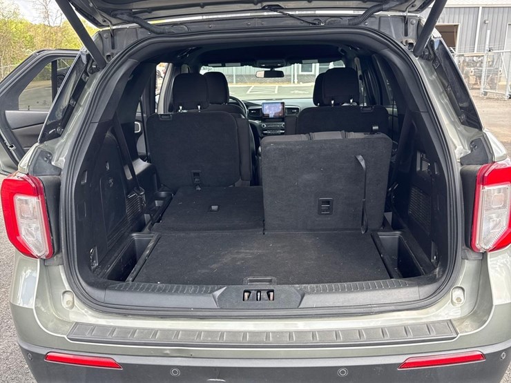 2016-ford-explorer-platinum-image-14