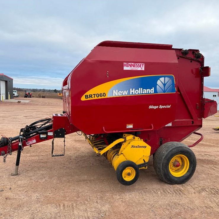 NEW HOLLAND BR7060