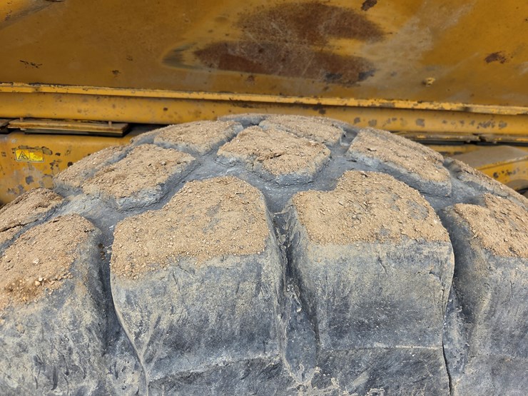 caterpillar-740-image-81