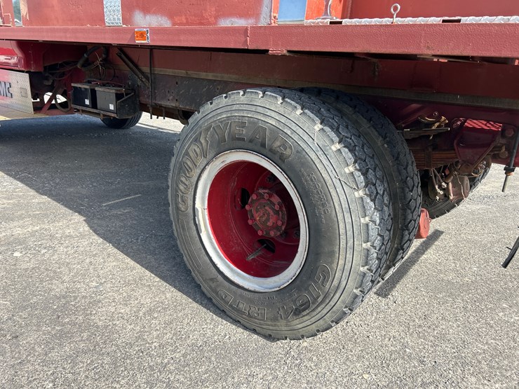 1981-ford-f800-image-9