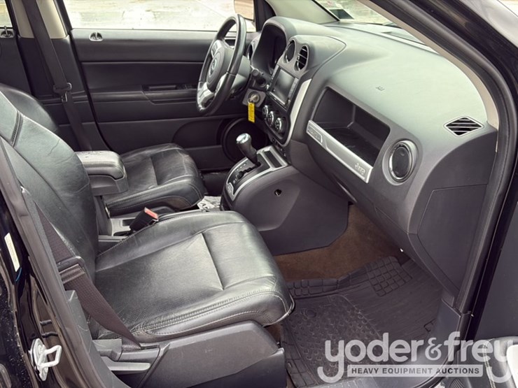 2017-jeep-compass-image-28