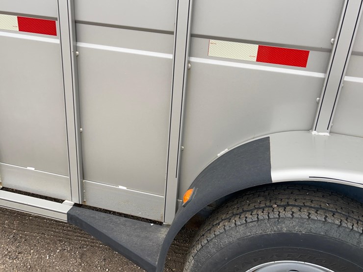 2013-titan-trailer-image-27