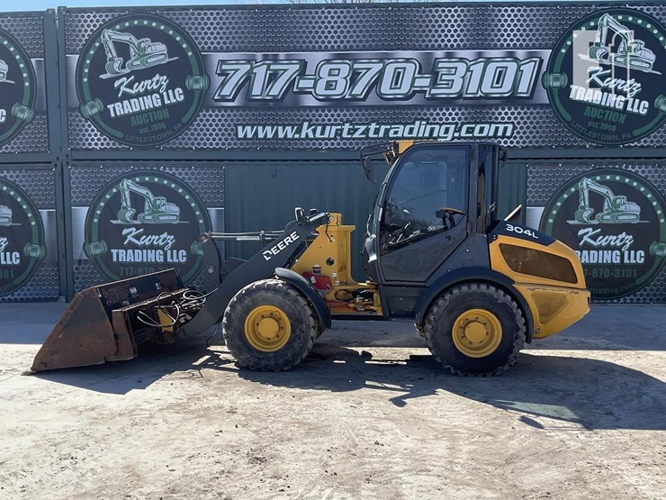 2021-deere-304l-image-1