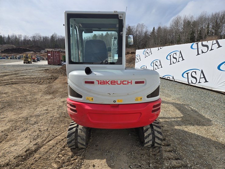 2014-takeuchi-tb240-image-4