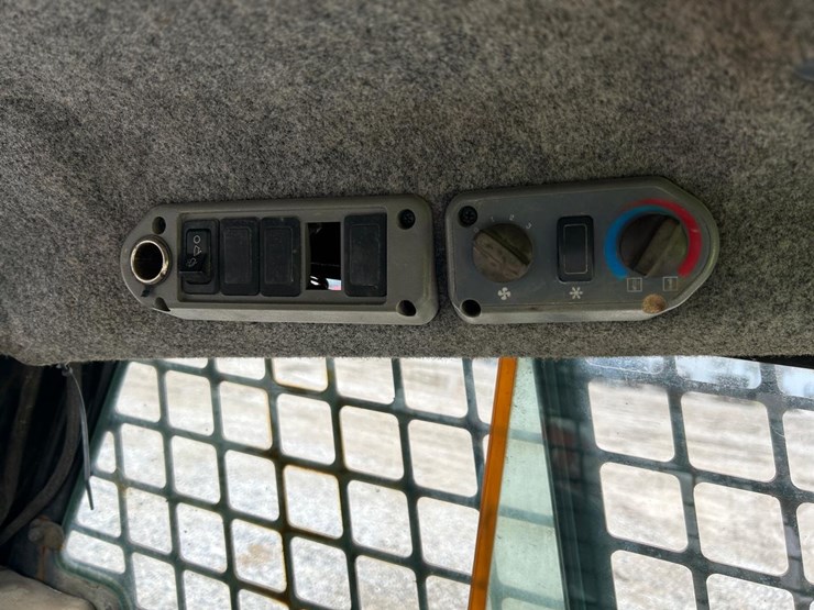 bobcat-s130-image-25