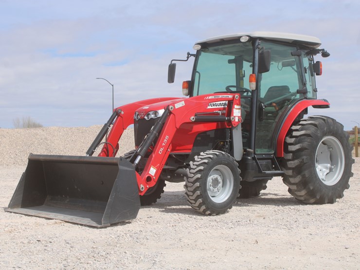 2018-massey-ferguson-1755m-image-1