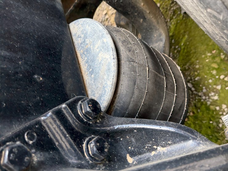 2012-kenworth-900b-image-21