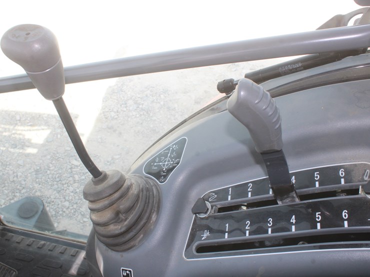 2018-massey-ferguson-1755m-image-29