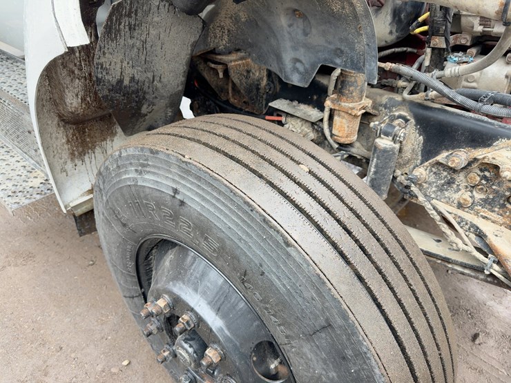 2013-ford-f750-xl-image-12