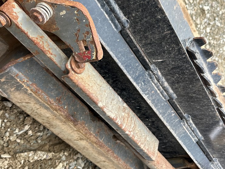 takeuchi-tl240-image-12