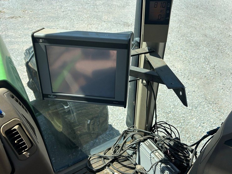 1996-john-deere-8200-image-28