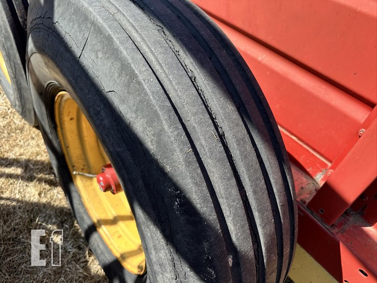 new-holland-791-image-10