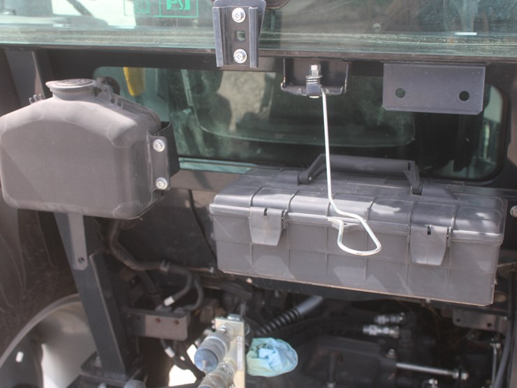 2018-massey-ferguson-1755m-image-38