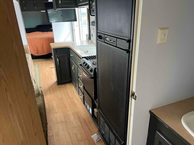 2003-keystone-hornet-travel-trailer-image-18